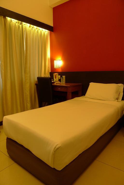 Meldrum Hotel Johor Bahru Ngoại thất bức ảnh