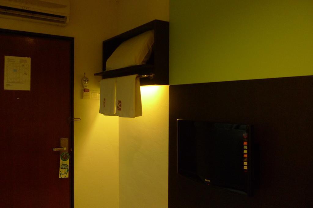 Meldrum Hotel Johor Bahru Ngoại thất bức ảnh