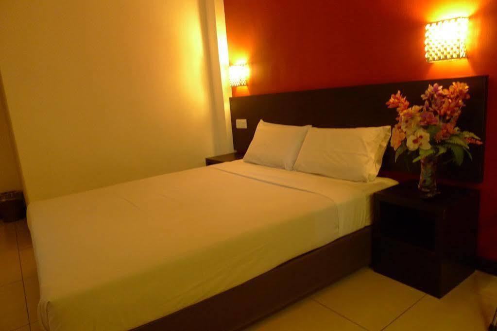 Meldrum Hotel Johor Bahru Ngoại thất bức ảnh
